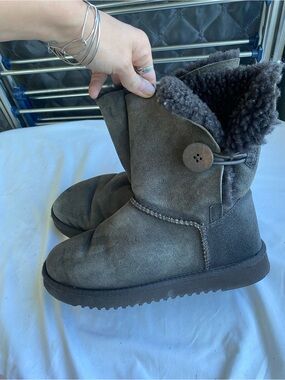 Women's Cozy Button Suede boot